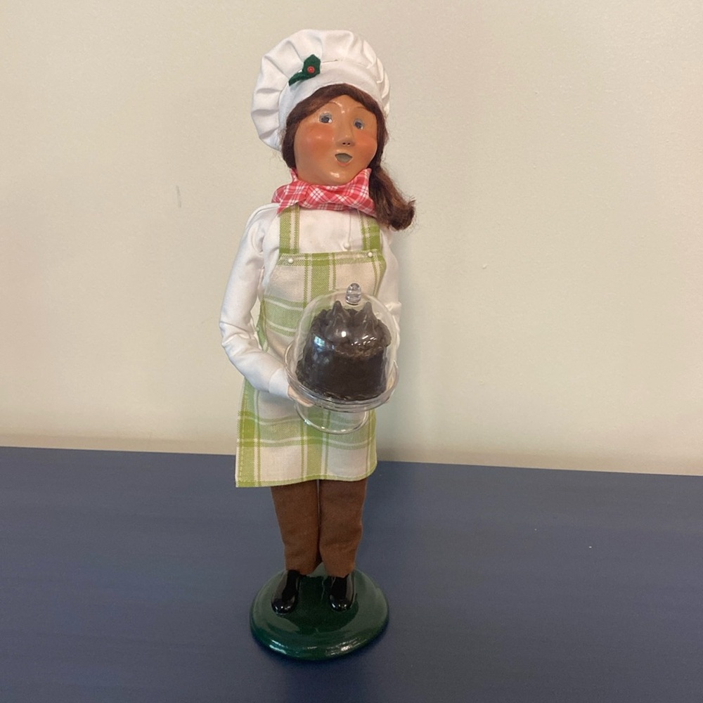 Buyers Choice Caroler; chef w/chocolate cake
